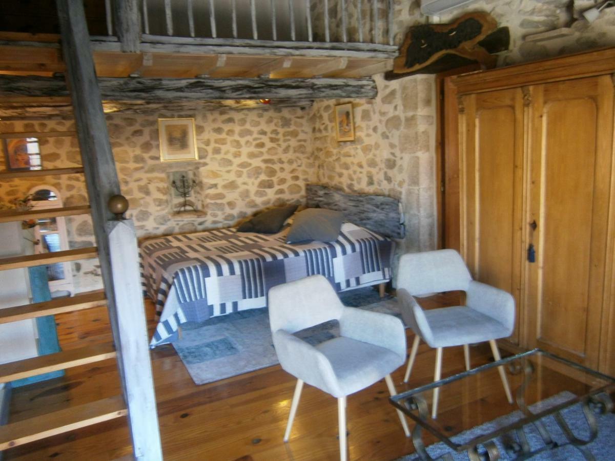 Gite L'Etape Vallon-Pont-dʼArc Εξωτερικό φωτογραφία